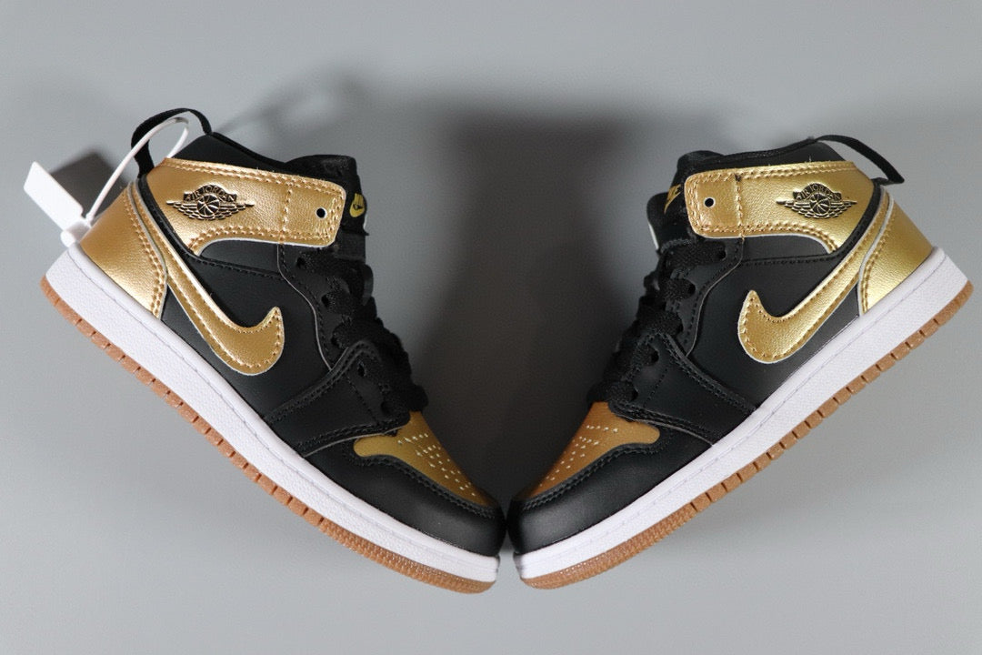 Air Jordan 1 Retro High OG 'Metallic Gold' Kids Sneakers - Stylish, Durable, Comfortable Footwear