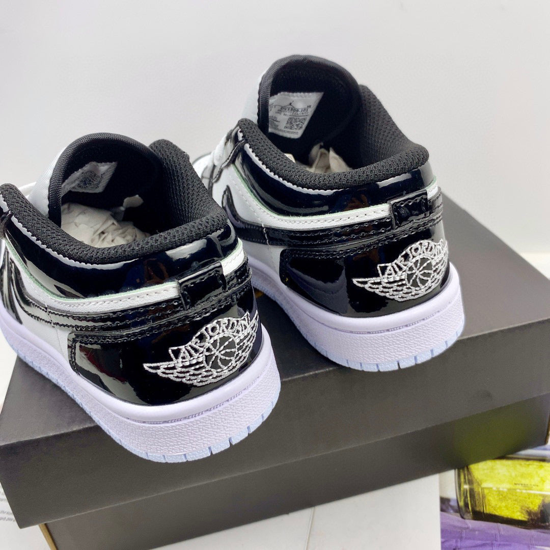 Kid Air Jordan 1 Low / black and white