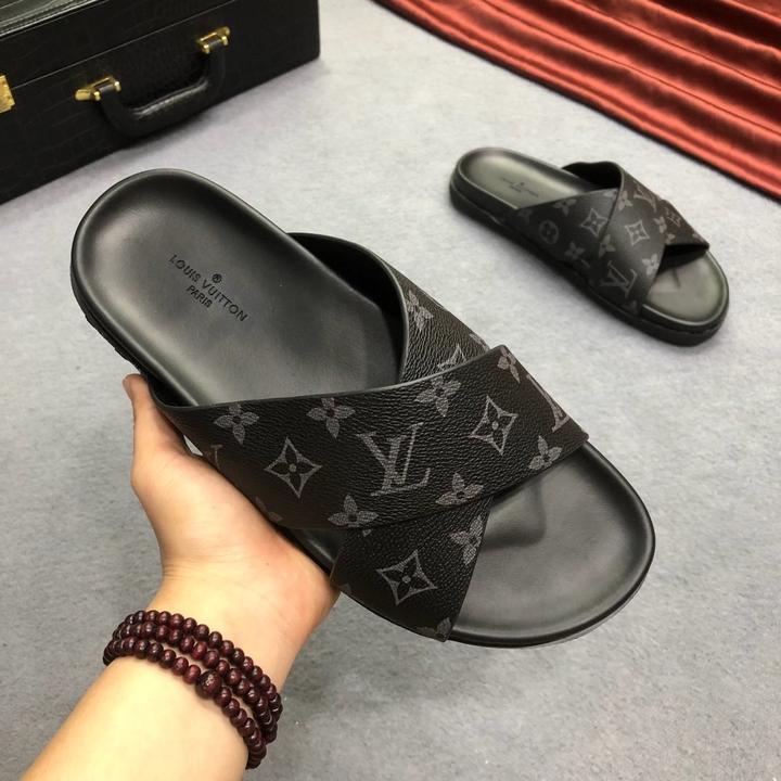 LOUIS VUITTON - PANTOUFLES HOMME